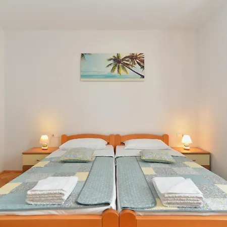 Apartment Marin 1807 アパート *