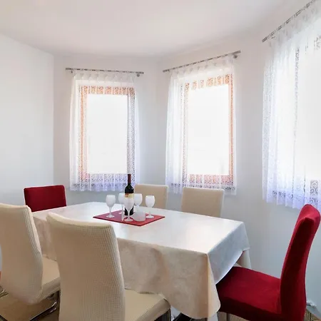 Apartment Marin 1807 *