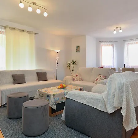 Apartment Marin 1807 アパート *