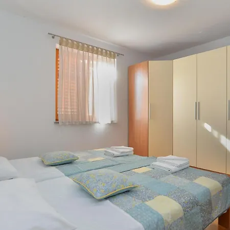 Apartment Marin 1807 プーラ
