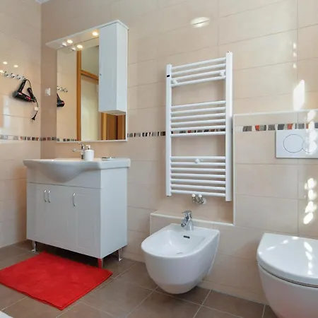 Apartment Marin 1807 アパート プーラ