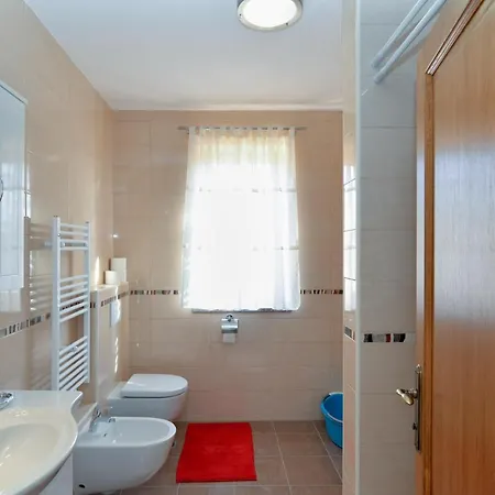 Apartment Marin 1807 アパート